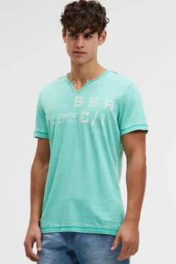 Ausbrenner-Shirt mit Used Look und Label Prints island green