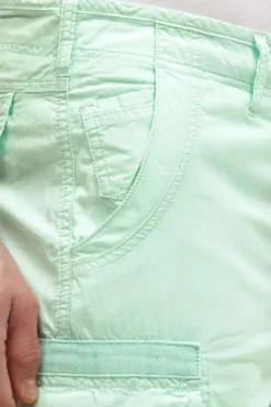 Cargo Shorts mit tonigen Tapes light mint