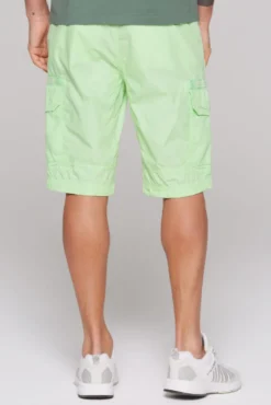Cargo Shorts mit tonigen Tapes und Stickereien green lemon
