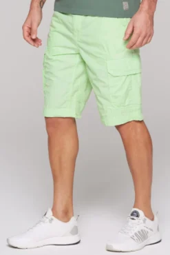 Cargo Shorts mit tonigen Tapes und Stickereien green lemon