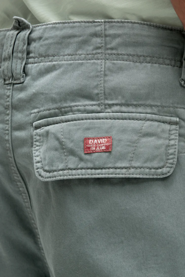 Cargo Shorts mit Wasch-Effekten dusty green