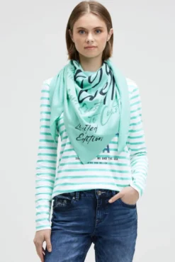 Dreieckstuch aus Flauschstrick mit Wording Prints new aqua