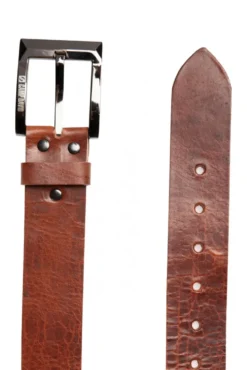 Gürtel aus Leder mit Logo auf der Metallschließe brown