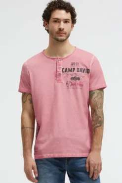 Henley-Shirt Oil Dyed mit Label Prints beachy red