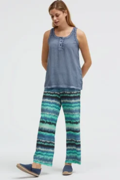 Henley-Top Oil Dyed mit Rückenprint soft azure