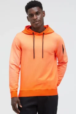 Hoodie Oil Dyed mit tonalen Ärmel-Patches orange
