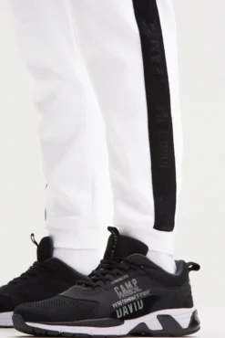 Jogginghose aus Interlock mit Seitentapes opticwhite