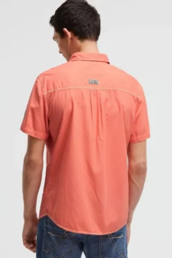 Kurzarmhemd mit diagonaler Dobby-Struktur wild salmon