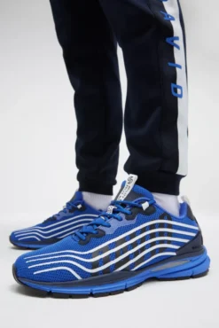 Leichter Sneaker im Knit-Design mit Rubber Artwork strong blue
