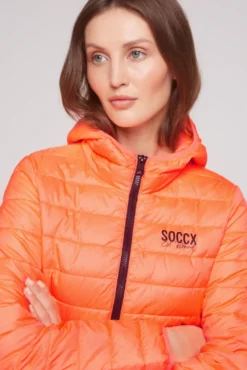 Leichte Steppjacke mit Kapuze neon orange
