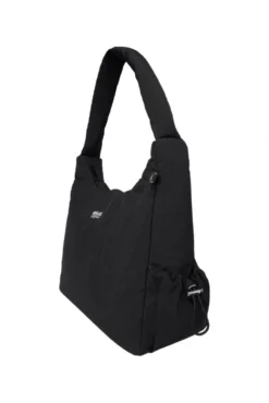 Leichte, wattierte Schultertasche black