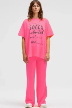 Poncho aus Flauschstrick mit Glimmer Print neon pink