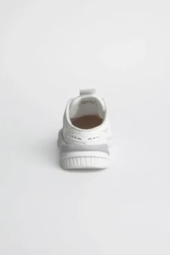 Slip On Sneaker im tonigen Materialmix white