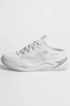 Slip On Sneaker im tonigen Materialmix white