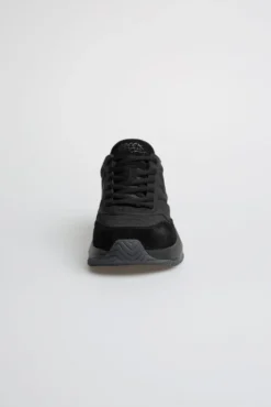 Sneaker Low im tonigen Materialmix black