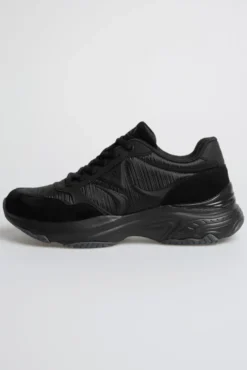 Sneaker Low im tonigen Materialmix black