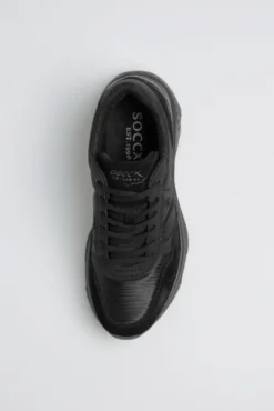 Sneaker Low im tonigen Materialmix black