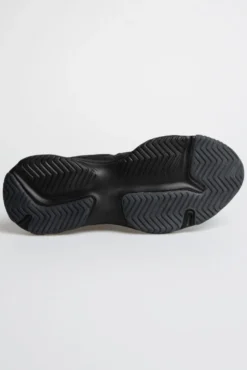 Sneaker Low im tonigen Materialmix black