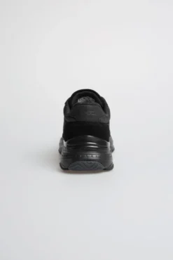 Sneaker Low im tonigen Materialmix black