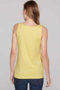 Top mit Label Print faded yellow