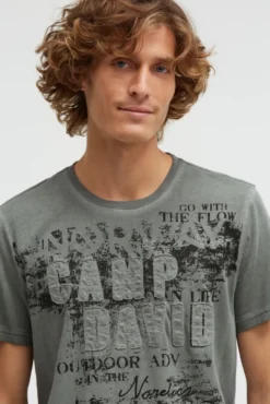 T-Shirt im Used Look mit Logo-Applikationen dusty green | S