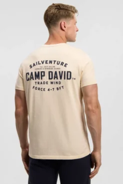 T-Shirt mit Label Print ecru