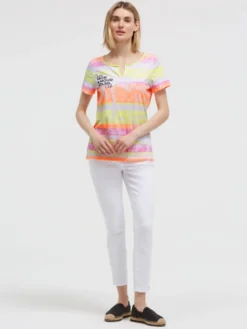T-Shirt mit Streifen- und All-Over-Print neon rainbow
