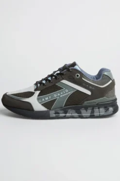 Urban Sneaker im Materialmix mit Logo-Sohle dark wood