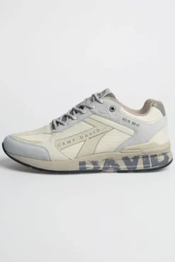 Urban Sneaker im Materialmix mit Logo-Sohle ivory